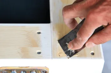 cómo tapar agujeros en la madera